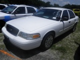 7-09243 (Cars-Sedan 4D)  Seller: Gov/City of Clearwater 2010 FORD CROWNVIC