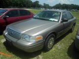 7-10239 (Cars-Sedan 4D)  Seller: Gov/Pinellas County Sheriff-s Ofc 2005 FORD CROWNVIC