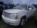 7-13225 (Trucks-Pickup 4D)  Seller:Private/Dealer 2004 CADI ESCALADE