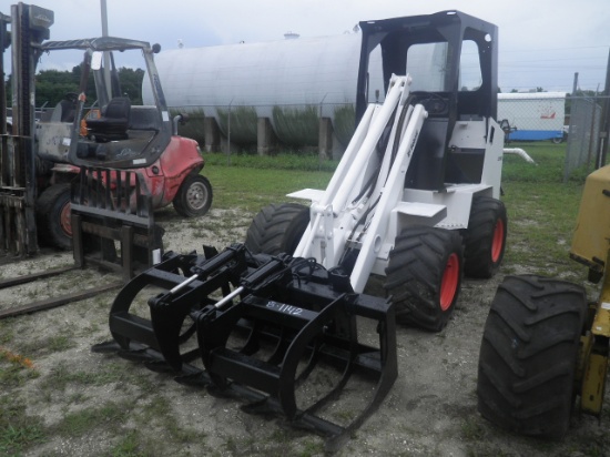 8-01142 (Equip.-Loader- wheeled)  Seller:Private/Dealer BOBCAT 2000 ARTICUALTED WHEEL LOADER