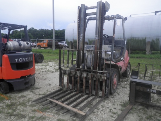 8-01146 (Equip.-Fork lift)  Seller:Private/Dealer LINDE H45D-600-04 DIESEL FORKLIFT WITH