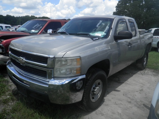 8-05115 (Trucks-Pickup 2D)  Seller: Florida State F.W.C. 2009 CHEV 2500