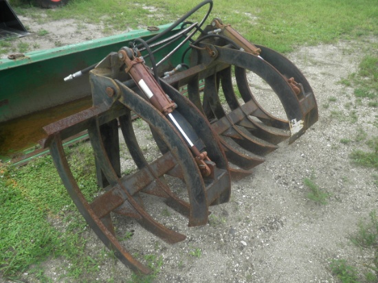 9-01136 (Equip.-Implement- misc.)  Seller: Florida State F.W.C. QUICK CONNECT HYDRAULIC GRAPPLE RAKE