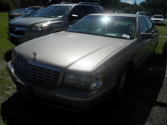 9-07147 (Cars-Sedan 4D)  Seller:Private/Dealer 1999 CADI DEVILLE