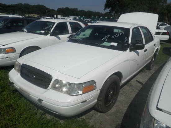 10-05113 (Cars-Sedan 4D)  Seller: Gov/Hillsborough County Sheriff-s 2008 FORD CROWNVIC