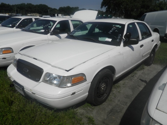 10-05112 (Cars-Sedan 4D)  Seller: Gov/Hillsborough County Sheriff-s 2011 FORD CROWNVIC
