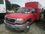 10-08243 (Trucks-Utility 4D)  Seller:Private/Dealer 2004 GMC 3500