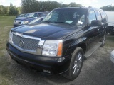 10-07143 (Cars-SUV 4D)  Seller:Private/Dealer 2005 CADI ESCALADE