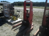 1-02182 (Equip.-Fork lift)  Seller:Private/Dealer PRESTO B862-1500 ELECTRIC PALLET JACK