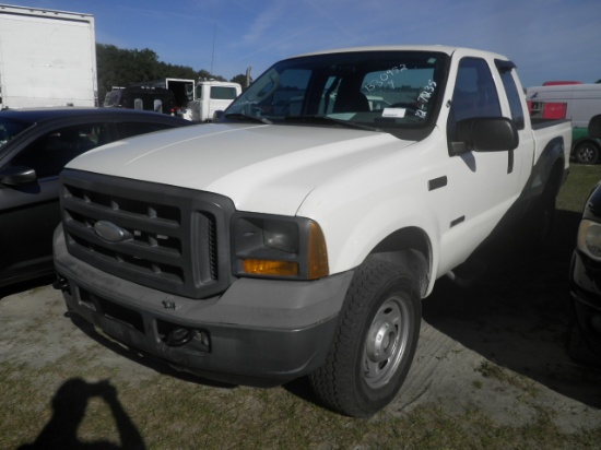 1-07121 (Trucks-Pickup 2D)  Seller:Private/Dealer 2005 FORD F250