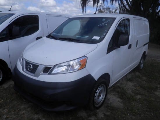 5-07118 (Trucks-Van Cargo)  Seller:Private/Dealer 2015 NISS NV200