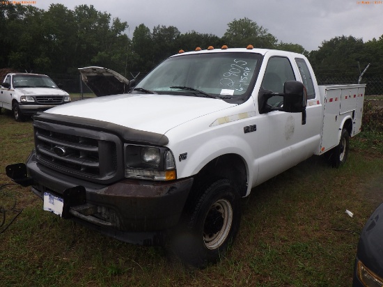 6-15018 (Trucks-Utility 2D)  Seller: Florida State D.O.T. 2004 FORD F350