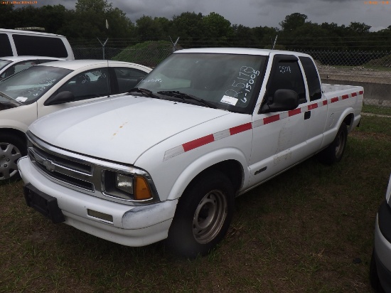 6-15005 (Trucks-Pickup 2D)  Seller: Florida State D.O.T. 1997 CHEV S10