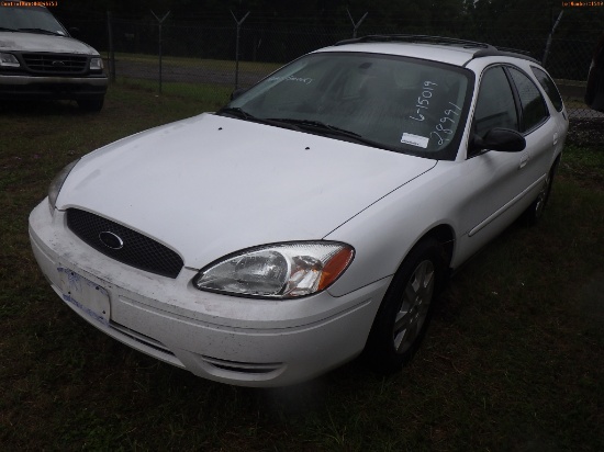 6-15019 (Cars-Wagon 4D)  Seller: Florida State D.O.T. 2004 FORD TAURUS