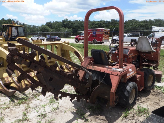 8-01170 (Equip.-Trencher)  Seller:Private/Dealer DITCH WITCH 3500 RIDING TRENCHE