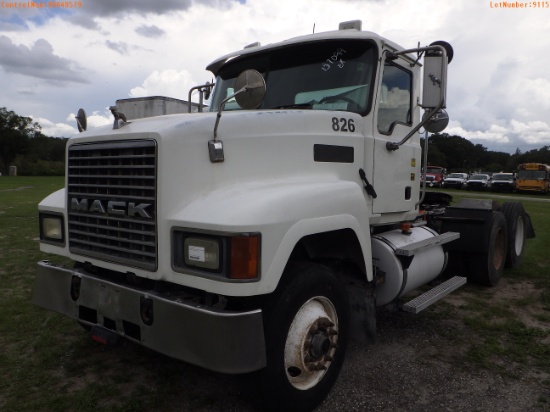 8-09115 (Trucks-Tractor)  Seller:Private/Dealer 2004 MACK CH613