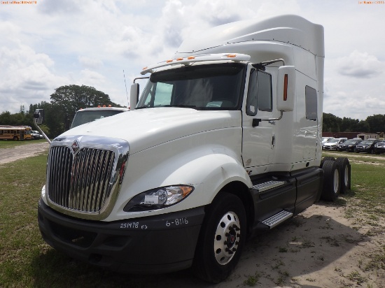 10-08116 (Trucks-Tractor)  Seller:Private/Dealer 2010 INTL PROSTAR