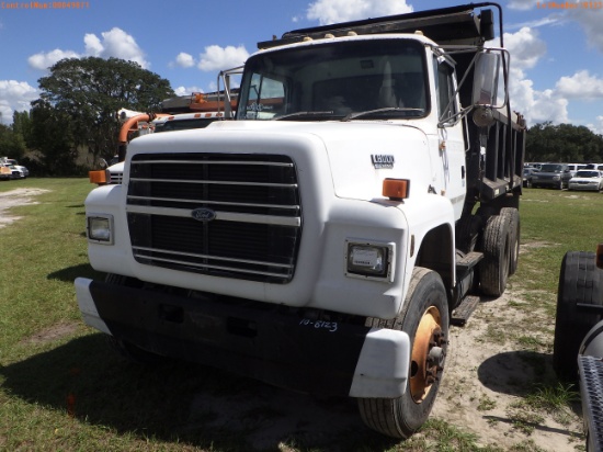 10-08123 (Trucks-Dump)  Seller:Private/Dealer 1991 FORD L8000