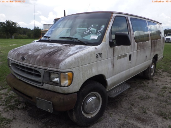 10-05131 (Cars-Van 4D)  Seller: Florida State D.J.J. 2001 FORD E350