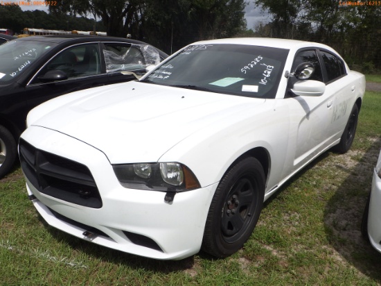 10-06213 (Cars-Sedan 4D)  Seller: Gov-Hillsborough County Sheriff-s 2013 DODG CH
