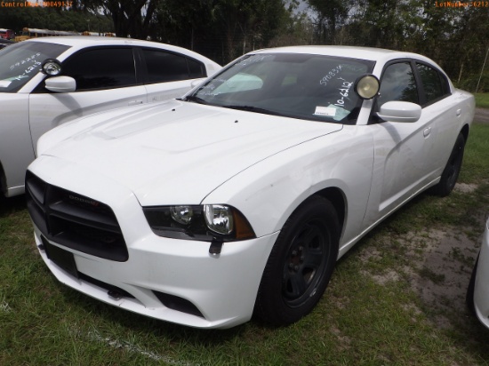 10-06212 (Cars-Sedan 4D)  Seller: Gov-Hillsborough County Sheriff-s 2013 DODG CH