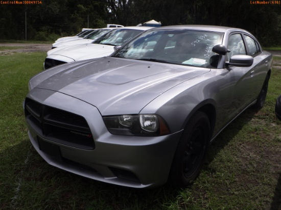 10-06161 (Cars-Sedan 4D)  Seller: Gov-Hillsborough County Sheriff-s 2013 DODG CH