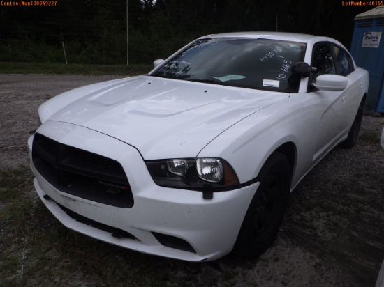 10-06165 (Cars-Sedan 4D)  Seller: Gov-Hillsborough County Sheriff-s 2014 DODG CH
