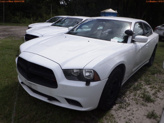 10-06163 (Cars-Sedan 4D)  Seller: Gov-Hillsborough County Sheriff-s 2013 DODG CH