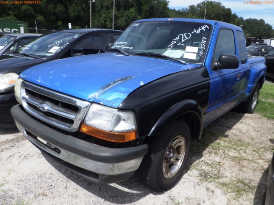 10-05247 (Trucks-Pickup 2D)  Seller: Gov-Port Richey Police Department 2000 FORD