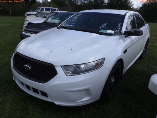 10-10141 (Cars-Sedan 4D)  Seller: Gov-Hernando County Sheriff-s 2013 FORD TAURUS