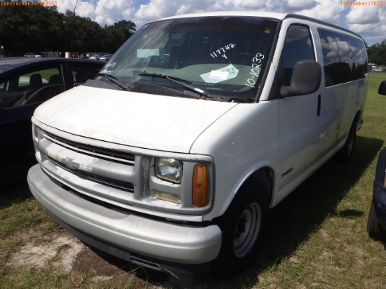 10-10233 (Cars-Van 3D)  Seller: Florida State D.J.J. 2001 CHEV 1500