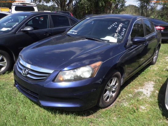 10-06214 (Cars-Sedan 4D)  Seller: Gov-Hillsborough County Sheriff-s 2011 HOND AC