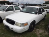 10-06233 (Cars-Sedan 4D)  Seller: Gov-Hillsborough County Sheriff-s 2009 FORD CR