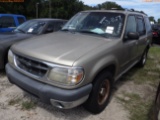 10-05245 (Cars-SUV 4D)  Seller: Gov-Port Richey Police Department 2000 FORD EXPL
