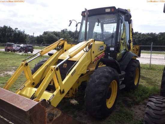 11-01166 (Equip.-Backhoe)  Seller:Private/Dealer JCB 4CX 4WD ENCLOSED CAB TRACTO