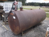 12-04182 (Equip.-Storage tank)  Seller:Private/Dealer LARGE FUEL TANK WITH HAND