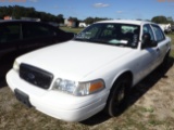 12-06243 (Cars-Sedan 4D)  Seller: Gov-Hernando County Sheriff-s 2011 FORD CROWNV