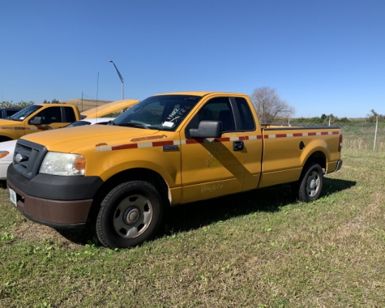 1-14122 (Trucks-Pickup 2D)  Seller: Florida State D.O.T. 2008 FORD F150