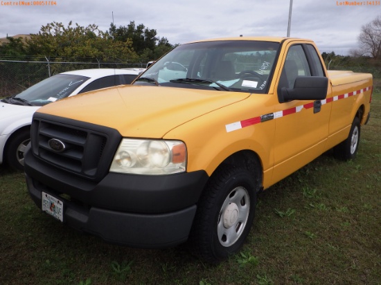 1-14131 (Trucks-Pickup 2D)  Seller: Florida State D.O.T. 2005 FORD F150