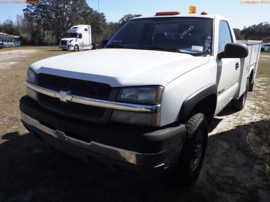 2-08124 (Trucks-Utility 2D)  Seller:Private/Dealer 2004 CHEV 2500