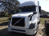 2-08134 (Trucks-Tractor)  Seller:Private/Dealer 2007 VOLV VNL