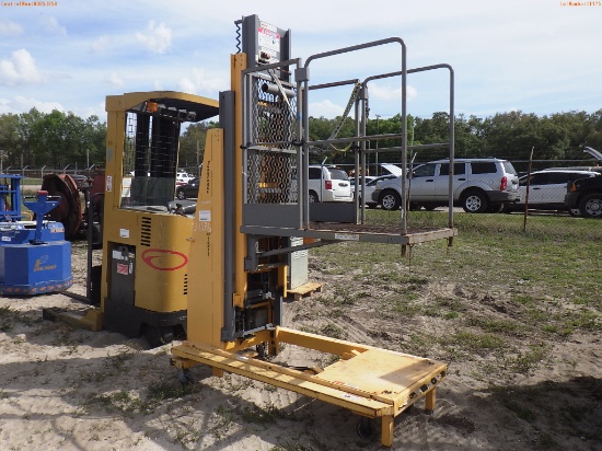 3-01176 (Equip.-Man lift)  Seller:Private/Dealer BIL-JAX XLT1571 14 FOOT 10 INCH