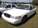 3-11210 (Cars-Sedan 4D)  Seller: Gov-Manatee County Sheriffs 2011 FORD CROWNIVC