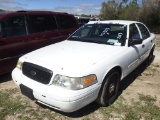 3-07213 (Cars-Sedan 4D)  Seller:Private/Dealer 2004 FORD CROWNVIC