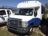 3-08214 (Trucks-Buses)  Seller: Gov-Hillsborough Area Regional 2014 FORD E450