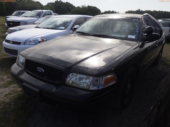 4-06123 (Cars-Sedan 4D)  Seller: Florida State F.H.P. 2009 FORD CROWNVIC