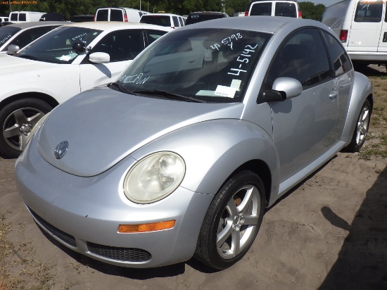 4-05142 (Cars-Sedan 2D)  Seller:Private/Dealer 2006 VOLK BEETLE