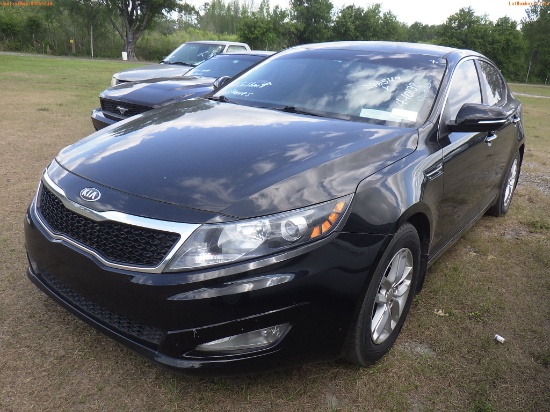 4-10138 (Cars-Sedan 4D)  Seller: Gov-Hillsborough County Sheriffs 2013 KIA OPTIM