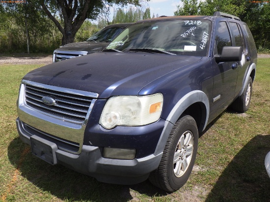 4-10147 (Cars-SUV 4D)  Seller: Gov-Orange County Sheriffs Office 2007 FORD EXPLO