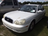 5-10222 (Cars-Sedan 4D)  Seller: Gov-Port Richey Police Department 2002 HYUN SON